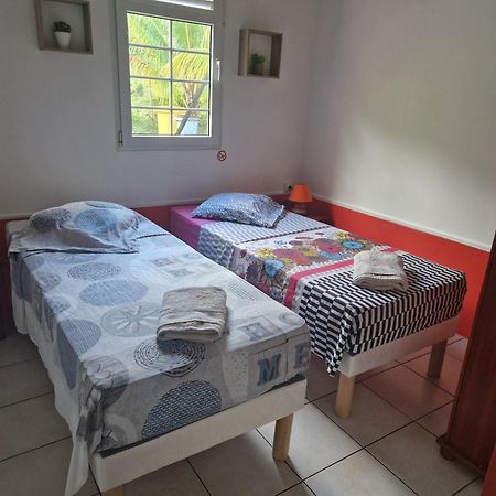 Bungalows Corail, F3 Avec Piscine A Sainte Luce Exterior photo