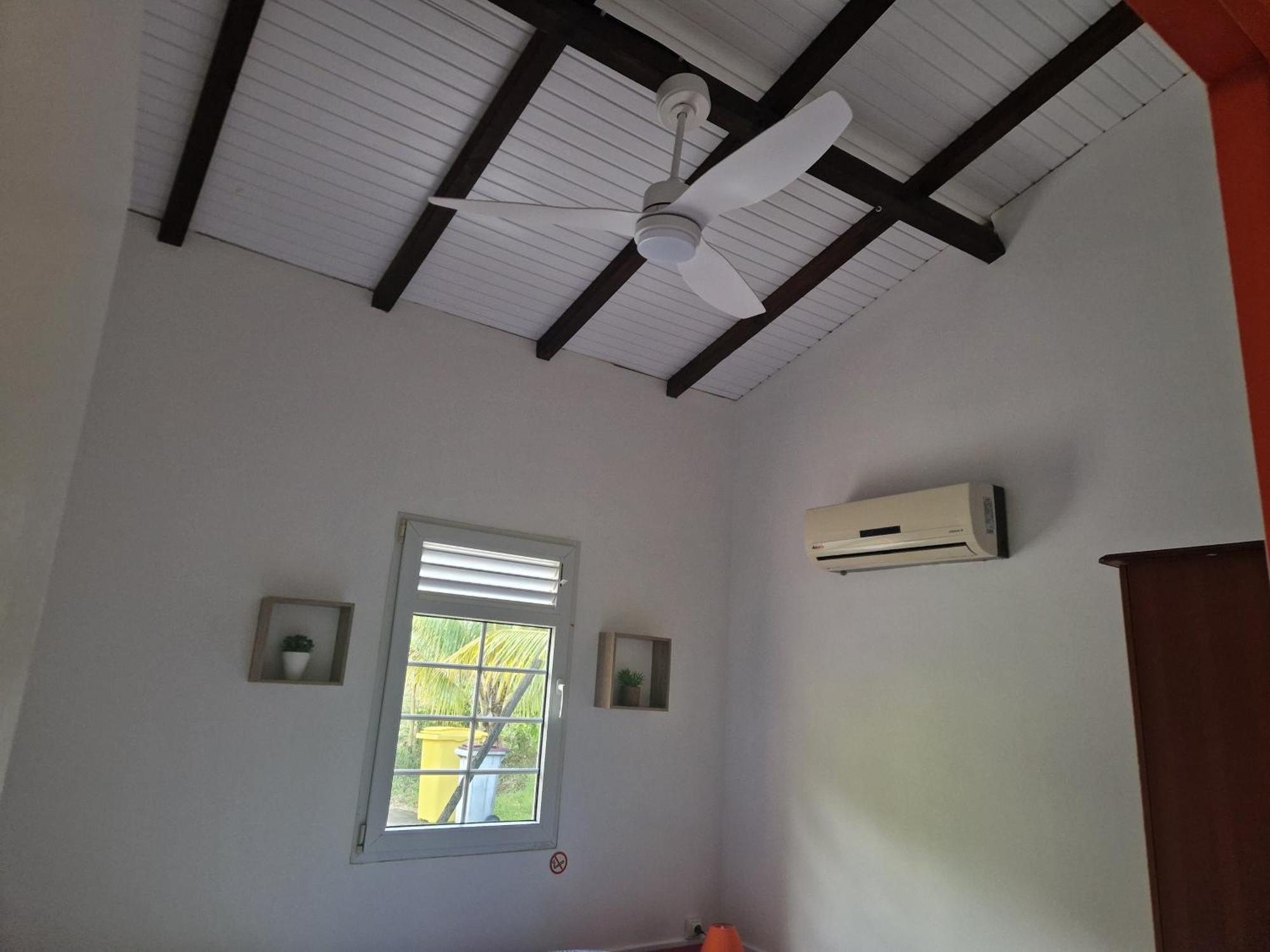 Bungalows Corail, F3 Avec Piscine A Sainte Luce Exterior photo