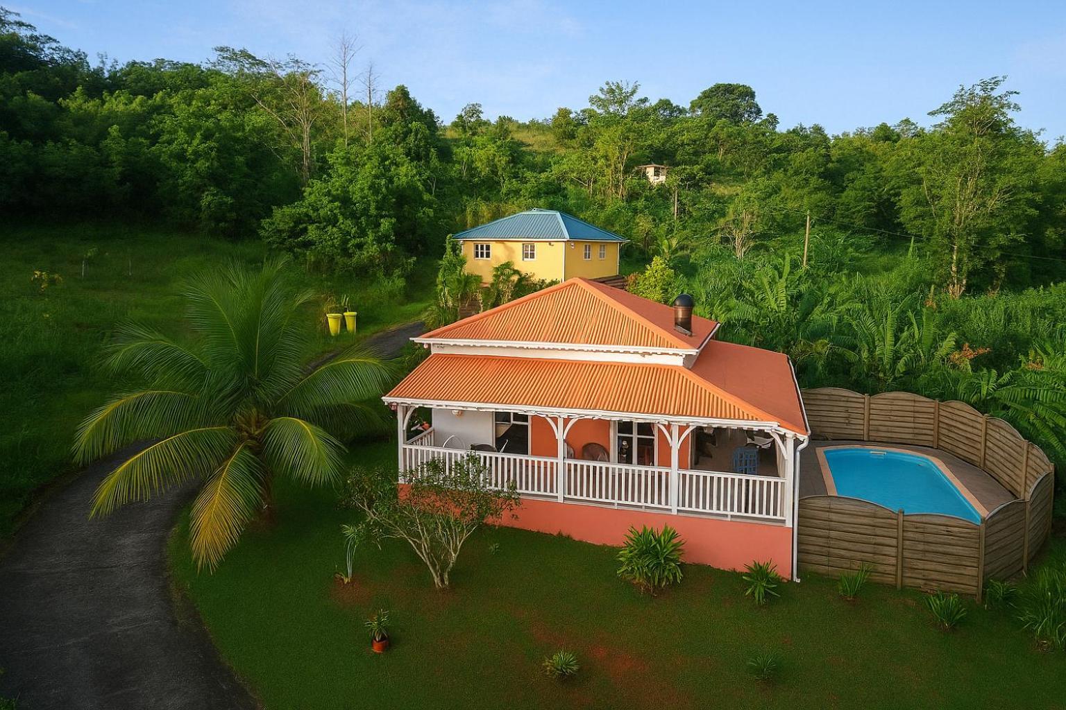 Bungalows Corail, F3 Avec Piscine A Sainte Luce Exterior photo